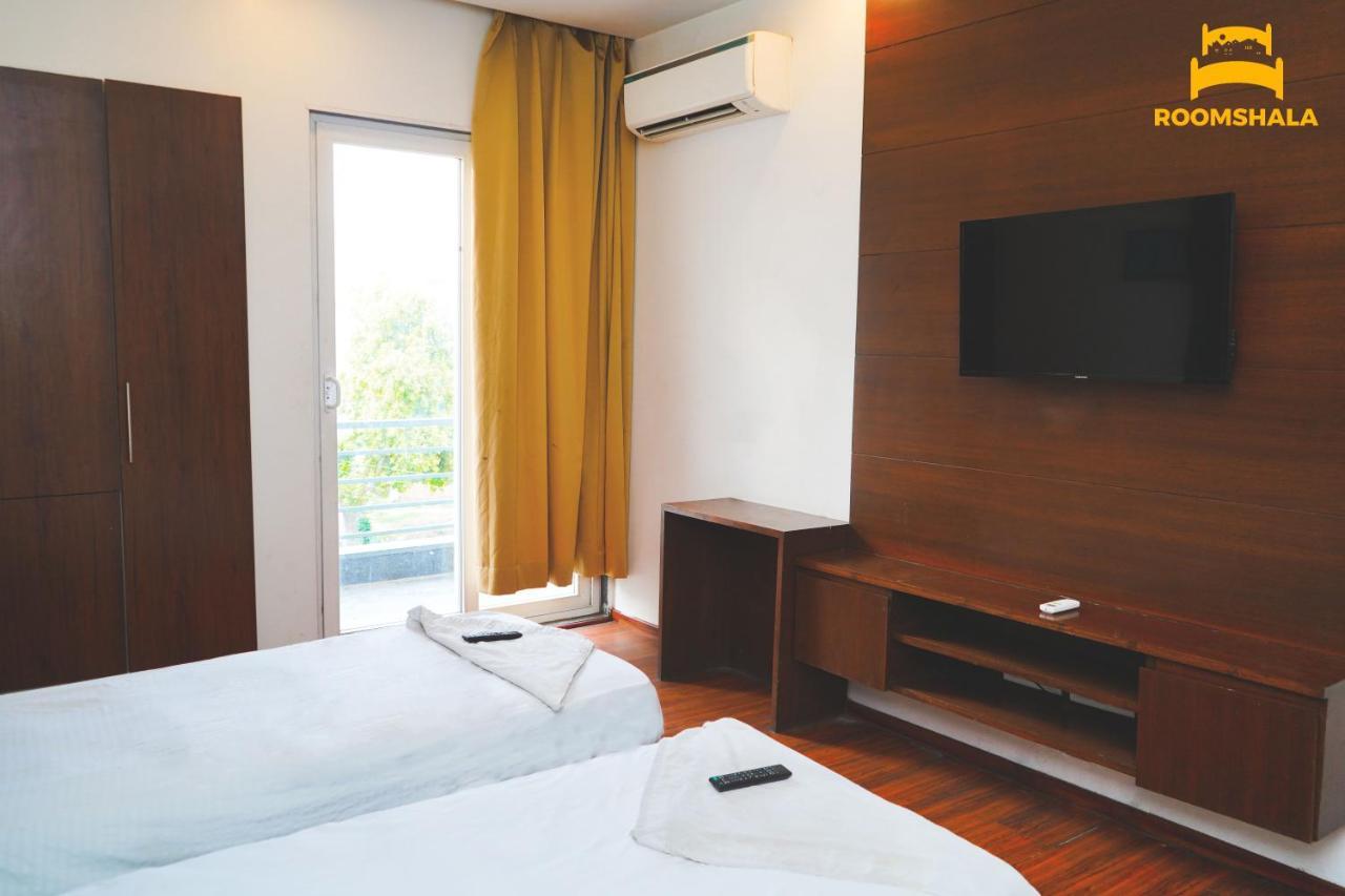 Hotel Ls 21 Badshahpur Exterior photo